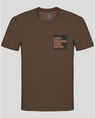 КАФЯВА ТЕНИСКА ОТ ЕЛАСТИЧНО ТРИКО С ГУМИРАН НАДПИС ПРИНТ