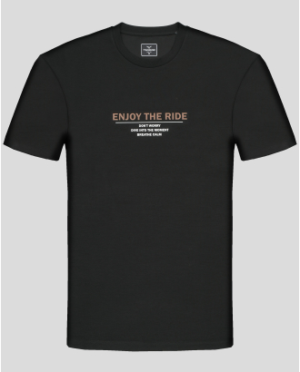 ЧЕРНА ТЕНИСКА ОТ ВИСКОЗА И ЕЛАСТАН С ГУМИРАН НАДПИС ПРИНТ