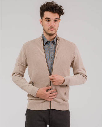 БЕЖОВА ПАМУЧНА ЖИЛЕТКА С ЦИП И ГАРНИТУРА ВЕЛУР