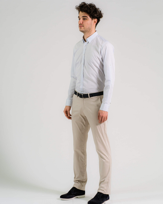 'БЯЛА КАРИРАНА РИЗА НА СИНИ ТОЧКИ