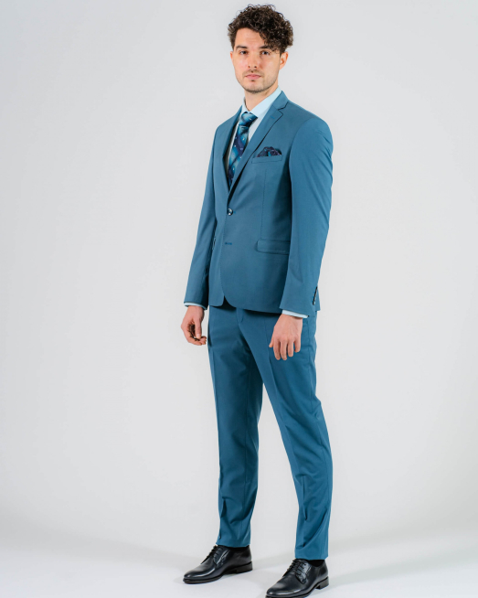 'СИЛНО ВТАЛЕН КОСТЮМ В ЦВЯТ ПЕТРОЛ