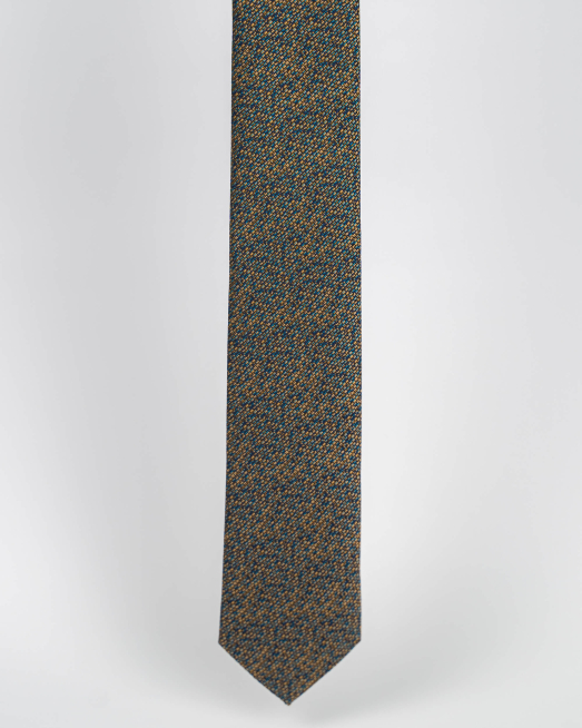 'МНОГОЦВЕТНА ВРАТОВРЪЗКА НА СИТНИ ФИГУРИ