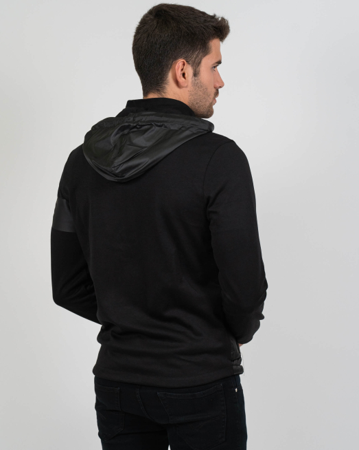 'СПОРТНО ГОРНИЩЕ ТИП ЯКЕ ОТ ПАМУК SUPIMA И ТЕХНОЛОГИЧЕН ТЕКСТИЛ