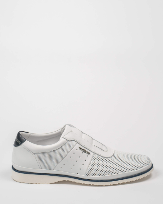 'БЕЛИ ОБУВКИ С ПЕРФОРАЦИИ БЕЗ ВРЪЗКИ