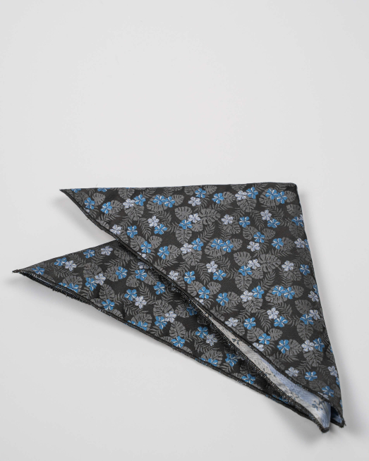 'ТЪМНО СИНЯ КЪРПА С ФЛОРАЛНИ МОТИВИ