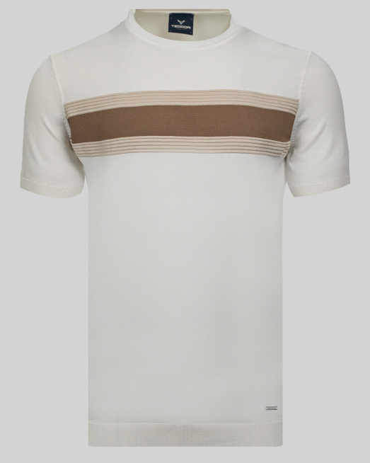 'БЯЛА ПЛЕТЕНА ТЕНИСКА С ДЕСЕНИРАНА ЛЕНТА ПРЕЗ СРЕДАТА