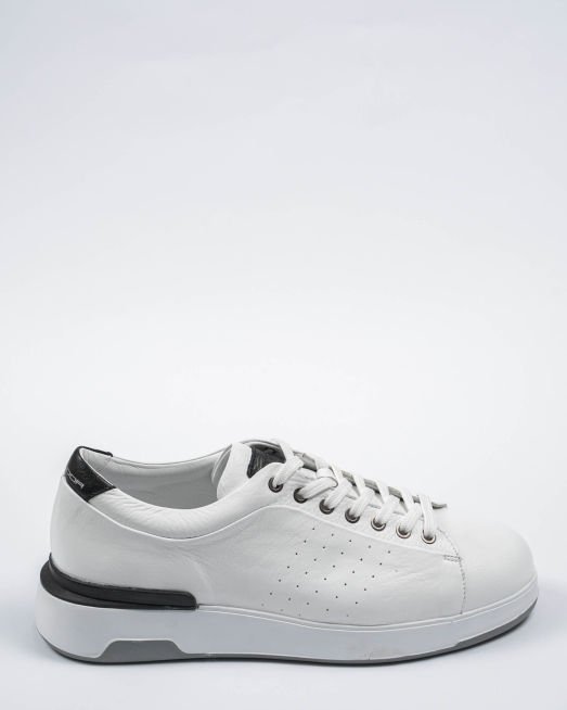 'БЕЛИ КЕЦОВЕ С КОНТРАСТНИ ЕЛЕМЕНТИ И ПЕРФОРАЦИИ