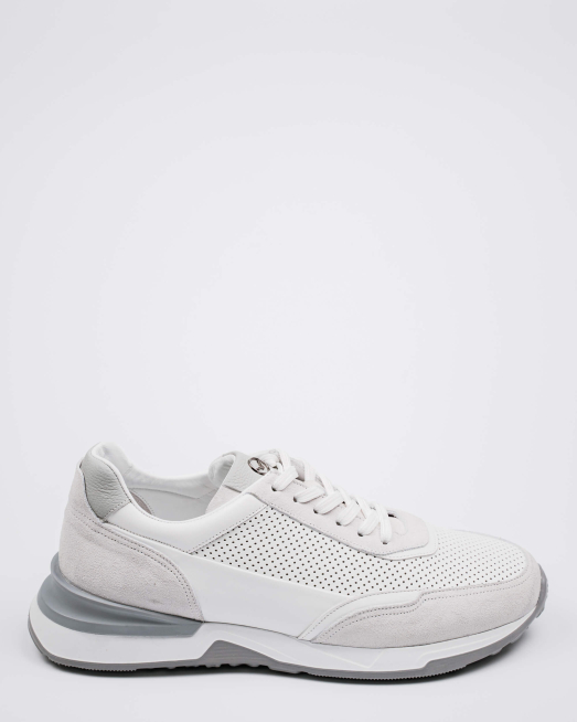 'БЕЛИ МАРАТОНКИ С ПЕРФОРАЦИИ И МЕТАЛНО ЛОГО