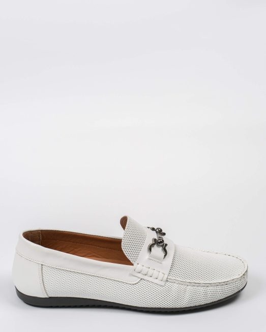 'БЕЛИ МОКАСИНИ В СИТЕН ПРИНТ С МЕТАЛНА ТОКА