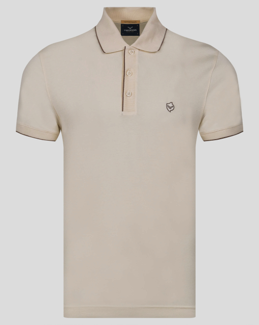 ' ТЕНИСКА ОТ ПАМУК И МОДАЛ  С ПОЛО ЯКА И КОНТРАСТНА ДЕСЕНАЦИЯ  В ЕКРЮ