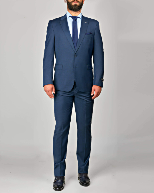 'ЕЛЕГАНТЕН СТРУКТУРЕН КОСТЮМ В ТЪМНО СИН ЦВЯТ
