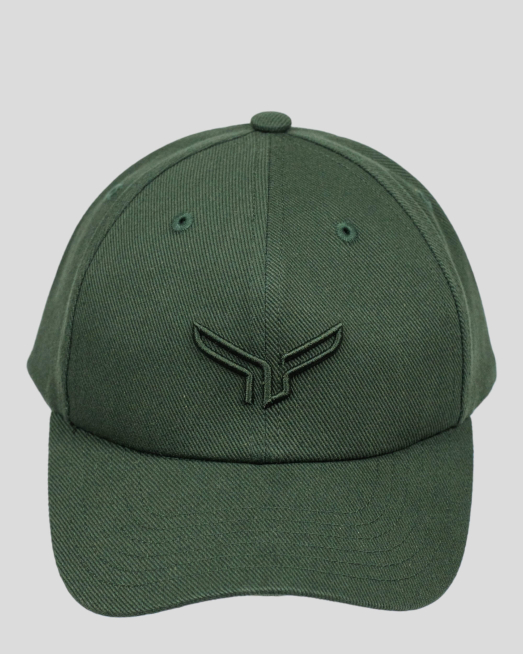 'ЗЕЛЕНА  ПАМУЧНА ШАПКА С КОЗИРКА И  РЕЛЕФНА БРОДЕРИЯ ЛОГО