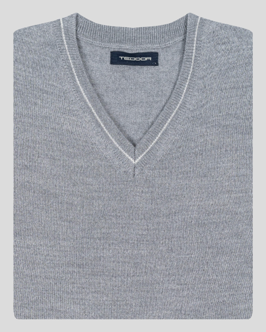 'СВЕТЛО СИВ ПУЛОВЕР С БЯЛ КАНТ НА ДЕКОЛТЕ