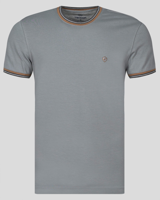 'СВЕТЛО ЗЕЛЕНА ТЕНИСКА С ДВУЦВЕТНИ ЛОГО И ДЕСЕНАЦИИ