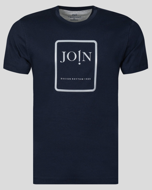 'ТЪМНО СИНЯ ТЕНИСКА С РЕЛЕФЕН ПРИНТ