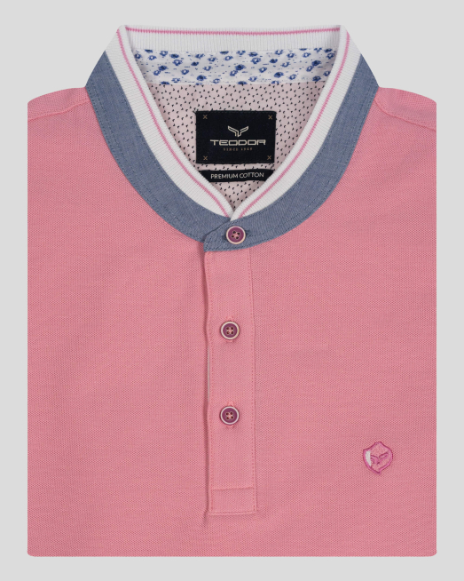 'РОЗОВА ТЕНИСКА С ПОПСКА ЯКА И ДВУЦВЕТНО ЛОГО