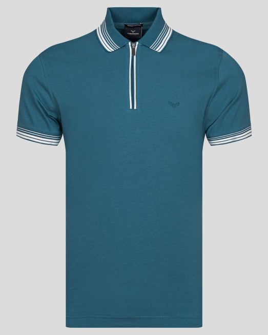 'ТЕНИСКА ПОЛО ЯКА В ЦВЯТ ПЕТРОЛ С ДЕСЕНАЦИИ И ТОНАЛНО ЛОГО