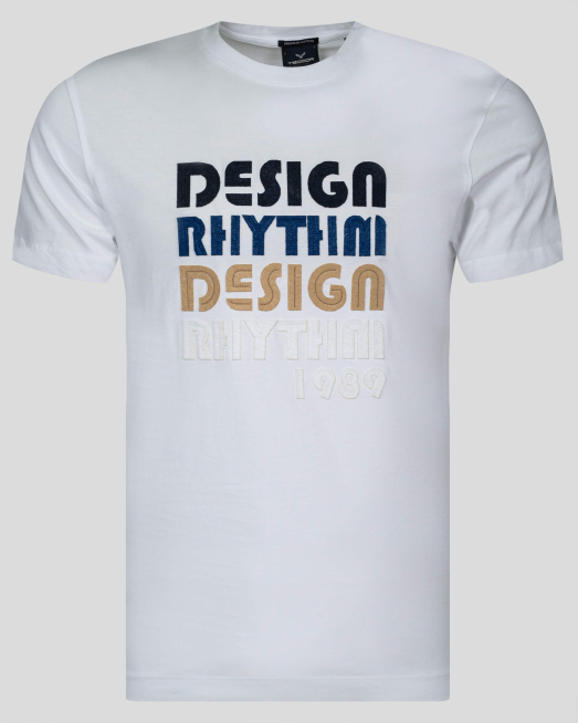 'БЯЛА ПАМУЧНА ТЕНИСКА С РЕЛЕФЕН ЦВЕТЕН НАДПИС