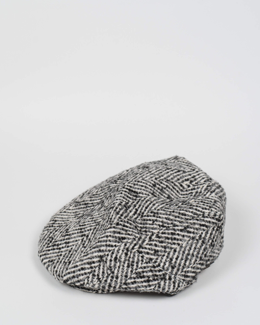 'ТРИЦВЕТНА МЕЛАНЖИРАНА ШАПКА В ДЕСЕН РИБЕНА КОСТ С ЛОГО