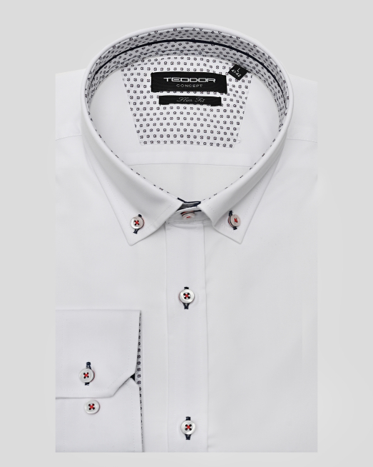 'БЯЛА РИЗА ВТАЛЕН СИЛУЕТ С КОПЧЕТА НА ЯКАТА И КОНТРАСТНА ГАРНИТУРА 