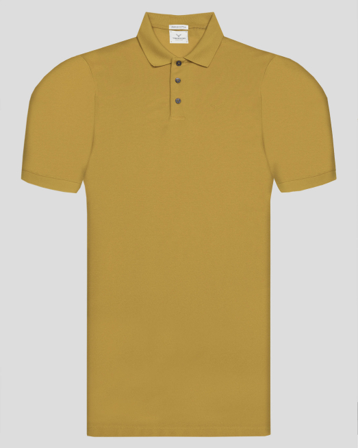 'ТЕНИСКА С ПОЛО ЯКА И ТОНАЛЕН ПРИНТ ЛОГО В ЦВЯТ ГОРЧИЦА
