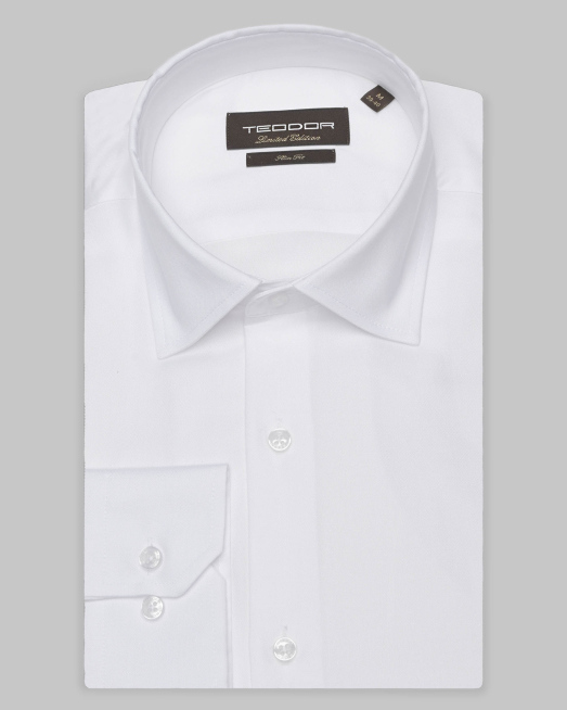 'БЯЛА КЛАСИЧЕСКА РИЗА ВТАЛЕН СИЛУЕТ С NON IRON ТЕХНОЛОГИЯ