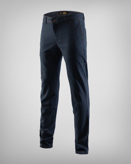 'ТЪМНОСИН ЧИНО ПАНТАЛОН С КОНТРАСТНА КОЖЕНА ЕМБЛЕМА И ЛОГО H8S