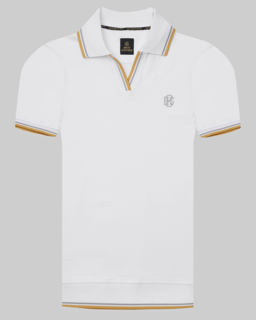 ' БЯЛА ТЕНИСКА H8S С ПОЛО ЯКА И КОНТРАСТНА ДЕСЕНАЦИЯ