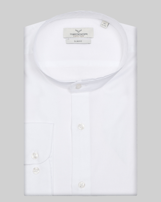 'БЯЛА ПАМУЧНА РИЗА С ПОПСКА ЯКА В СИТНА СТРУКТУРА С ЛОГО