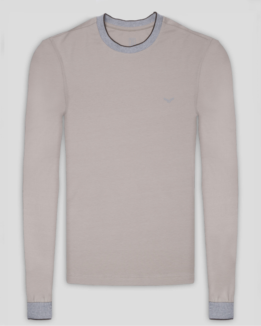 'СВЕТЛОБЕЖОВА БЛУЗА ТРИКО С КОНТРАСТНО  ДЕКОЛТЕ И МАНШЕТИ 