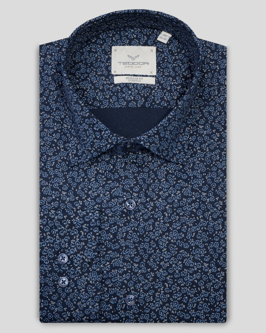 'ТЪМНОСИНЯ РИЗА В КОНТРАСТЕН ФЛОРАЛЕН ПРИНТ С NON-IRON ТЕХНОЛОГИЯ