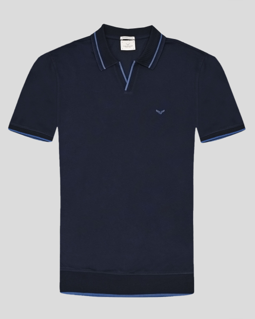 'ТЪМНОСИНЯ ТЕНИСКА ОТ PREMIUM ПАМУК С V-ОБРАЗНО ДЕКОЛТЕ И ДЕСЕНАЦИИ