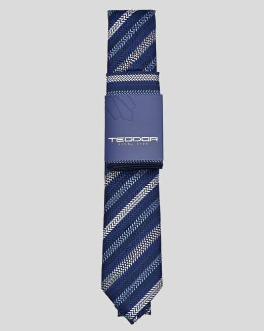 'КОМПЛЕКТ ВРАТОВРЪЗКА И КЪРПА В ТЪМНОСИНЬО, СВЕТЛОСИНЬО И БЯЛО РАЙЕ