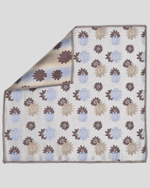 'БЕЖОВА КЪРПИЧКА ЗА САКО С КОНТРАСТНИ ФЛОРАЛНИ МОТИВИ