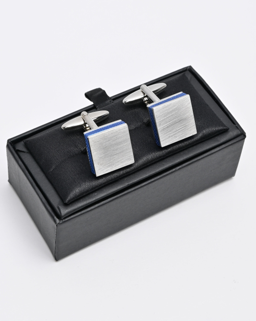 'СРЕБРИСТИ КВАДРАТНИ БУТОНЕЛИ СЪС СИНИ РЕЛЕФНИ ЕЛЕМЕНТИ