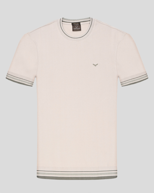 'БЕЖОВА ТЕНИСКА С ЕФЕКТ  НА ПЛЕТИВО И КОНТРАСТНА ДЕСЕНАЦИЯ