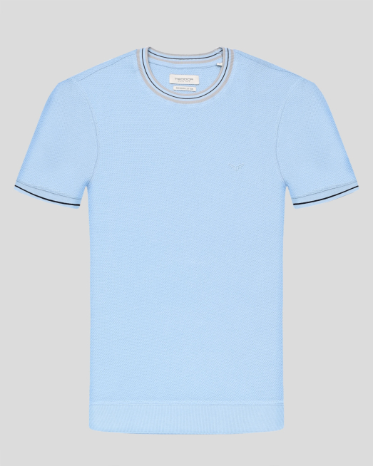 'СВЕТЛОСИНЯ СТРУКТУРНА ТЕНИСКА ОТ PREMIUM ПАМУК С ДЕСЕНАЦИИ 