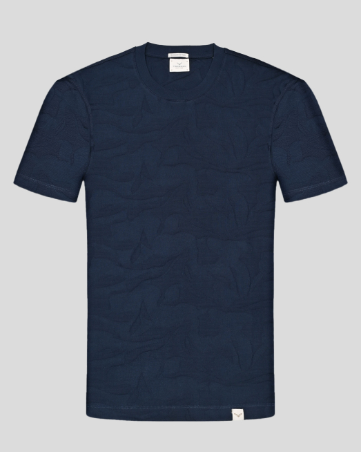 'ТЪМНОСИНЯ ТЕНИСКА БИЕ ОТ PREMIUM ПАМУК В ТОНАЛЕН ФИГУРАЛЕН ДЕСЕН