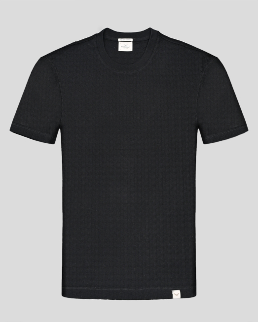 'ЧЕРНА СТРУКТУРНА ТЕНИСКА ОТ PREMIUM ПАМУК С ГЕОМЕТРИЧНИ  ФИГУРИ