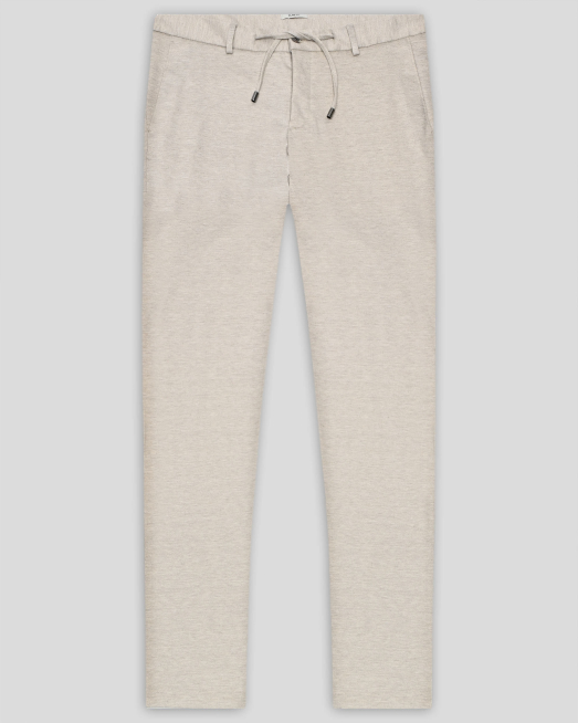 'БЕЖОВ ЧИНО ПАНТАЛОН ОТ ПАМУК И ВИСКОЗА С МЕТАЛНО ЛОГО 