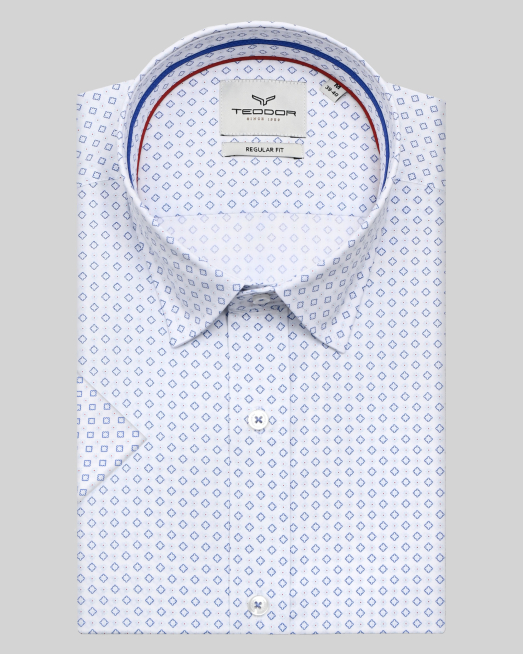 'БЯЛА РИЗА С КЪС РЪКАВ В КОНТРАСТЕН ФИГУРАЛЕН ПРИНТ