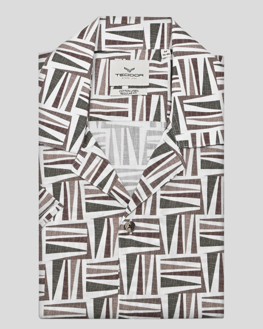 'МНОГОЦВЕТНА РИЗА ТИП ХАВАЙСКА В ГЕОМЕТРИЧЕН ПРИНТ