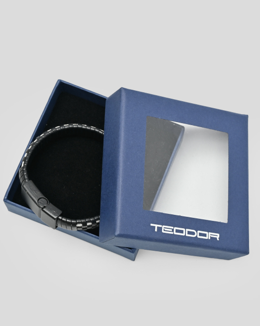 'ЧЕРНА ГРИВНА С РЕЛЕФНА ТЕКСТУРА И МАГНИТНО ЗАКОПЧАВАНЕ