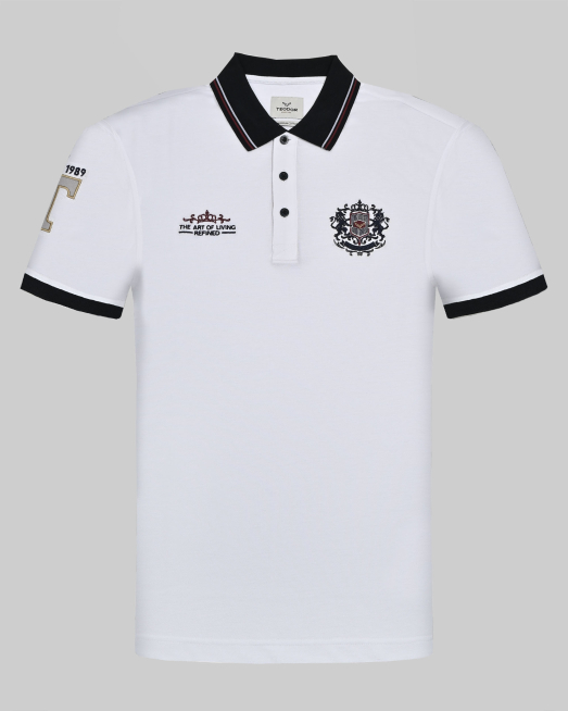 'БЯЛА ТЕНИСКА ОТ PREMIUM ПАМУК С БРОДЕРИЯ ГЕРБ И КОНТРАСТНИ АКЦЕНТИ