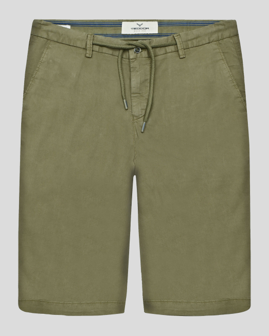 'ЗЕЛЕНИ БЕРМУДИ С ВРЪЗКИ НА КОЛАНА И ИТАЛИАНСКИ ДЖОБ