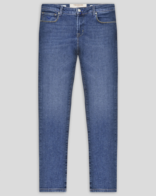 'СИНИ ДЪНКИ С КОЖЕНА ЛОГО ЕМБЛЕМА И КОНТРАСТНИ ШЕВОВЕ  