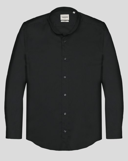 'ВТАЛЕНА ЧЕРНА РИЗА С ПОПСКА ЯКА И БРОДЕРИЯ ЛОГО