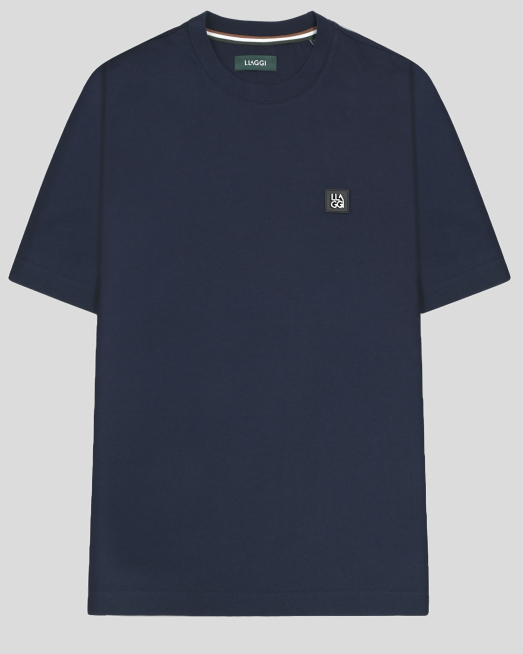 'ТЪМНОСИНЯ ОВЪРСАЙЗ ТЕНИСКА С КОЖЕНА ЕМБЛЕМА И МЕТАЛНО ЛОГО