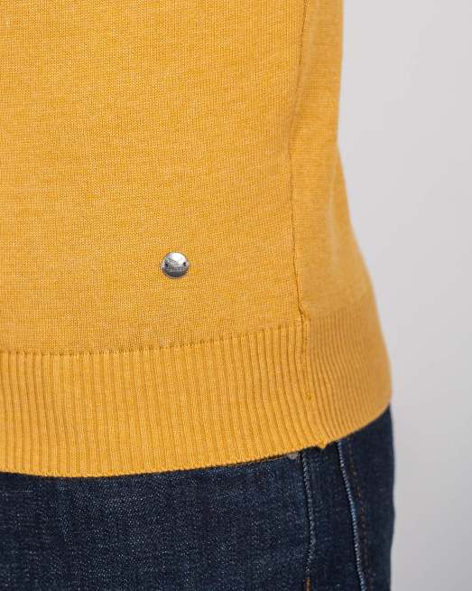 'ЖЪЛТ ШПИЦ ПУЛОВЕР С МЕТАЛНО ЛОГО И КОНТРАСТИ