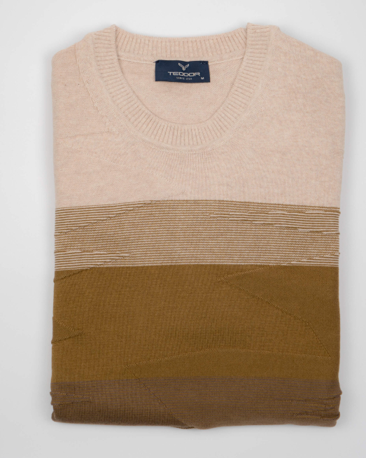 'БЕЖОВ ПУЛОВЕР С ОБЛО ДЕКОЛТЕ И РЕФЕЛНИ ДЕТАЙЛИ 